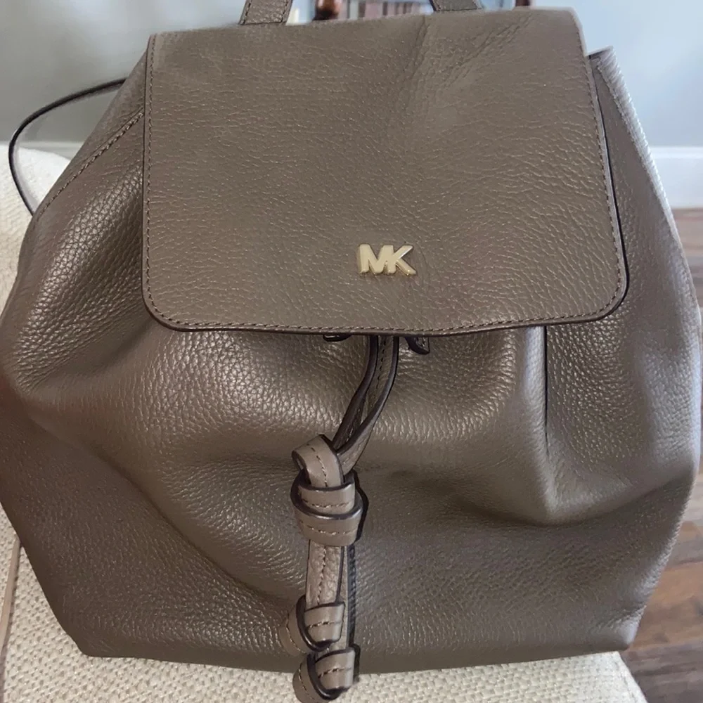 Authentic MK - Picture 1 of 4